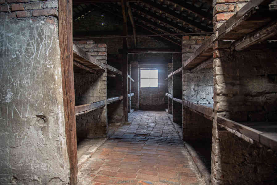 Polonia 092 - Auschwitz ll-Birkenau.jpg